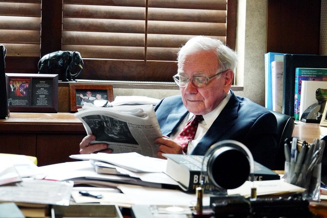 Làm theo lời khuyên của Bill Gates và Warren Buffett, từ bỏ thói quen xấu này để thành công hơn trong cuộc sống - Ảnh 1. Làm theo lời khuyên của Bill Gates và Warren Buffett, từ bỏ thói quen xấu này để thành công hơn trong cuộc sống - Ảnh 1.