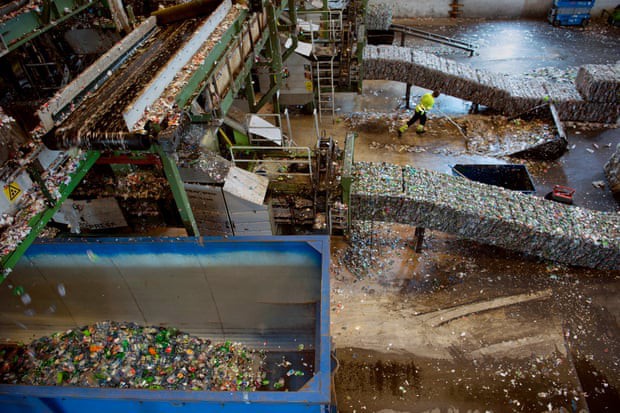 Đâu là bí quyết giúp Na Uy tái chế được tới 97% lượng chai nhựa trên toàn quốc? - Ảnh 2.