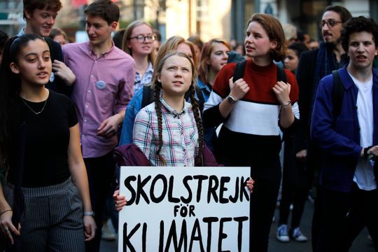 Cô gái 16 tuổi vận động mọi người bỏ học để biểu tình chống biến đổi khí hậu được đề cử giải Nobel hòa bình - Ảnh 2.