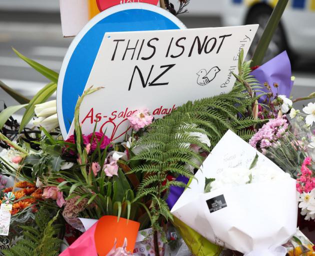 Những hành động dũng cảm đến bất ngờ của người dân New Zealand khi đối diện với họng súng kẻ thảm sát - Ảnh 2.