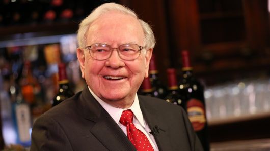 Style dạy con keo kiệt của Warren Buffett: Con gái mượn tiền để sửa bếp bị từ chối thẳng, ‘Đừng vay tiền cha hãy đến ngân hàng như bao người khác’ - Ảnh 1.