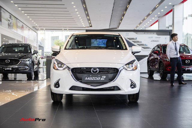Mazda2 âm thầm tăng giá, nhiều khách Việt mất oan tiền vì chậm chân - Ảnh 1. Mazda2 âm thầm tăng giá, nhiều khách Việt mất oan tiền vì chậm chân - Ảnh 1.