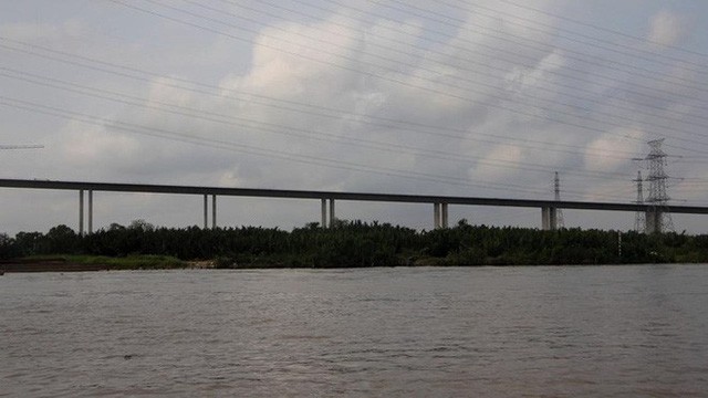  Ảnh: Cầu dây văng tĩnh không cao nhất Việt Nam trên cao tốc Bến Lức - Long Thành  - Ảnh 5.