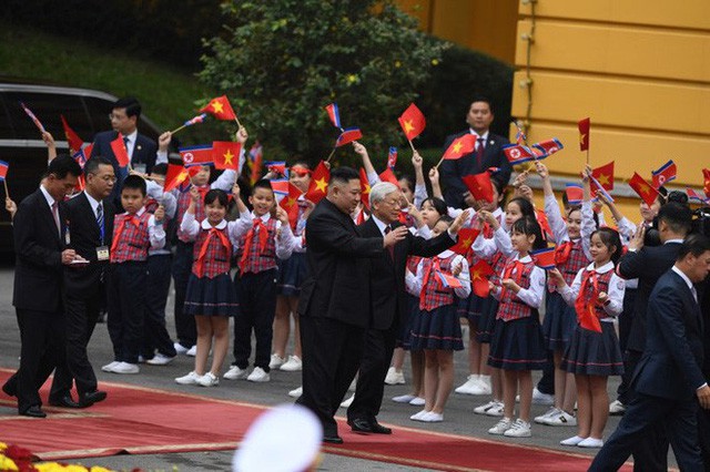  Toàn cảnh chuyến thăm chính thức Việt Nam của Chủ tịch Kim Jong Un qua ảnh  - Ảnh 2.