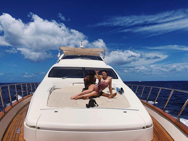  Loạt sở thích du lịch đúng chuẩn quăng tiền ra cửa sổ của Kylie Jenner - nữ tỷ phú tự thân trẻ nhất thế giới  - Ảnh 2.