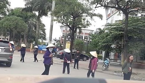 Vé trận U23 Việt Nam- U23 Thái Lan: Dân phe náo loạn trước cổng VFF - Ảnh 7.