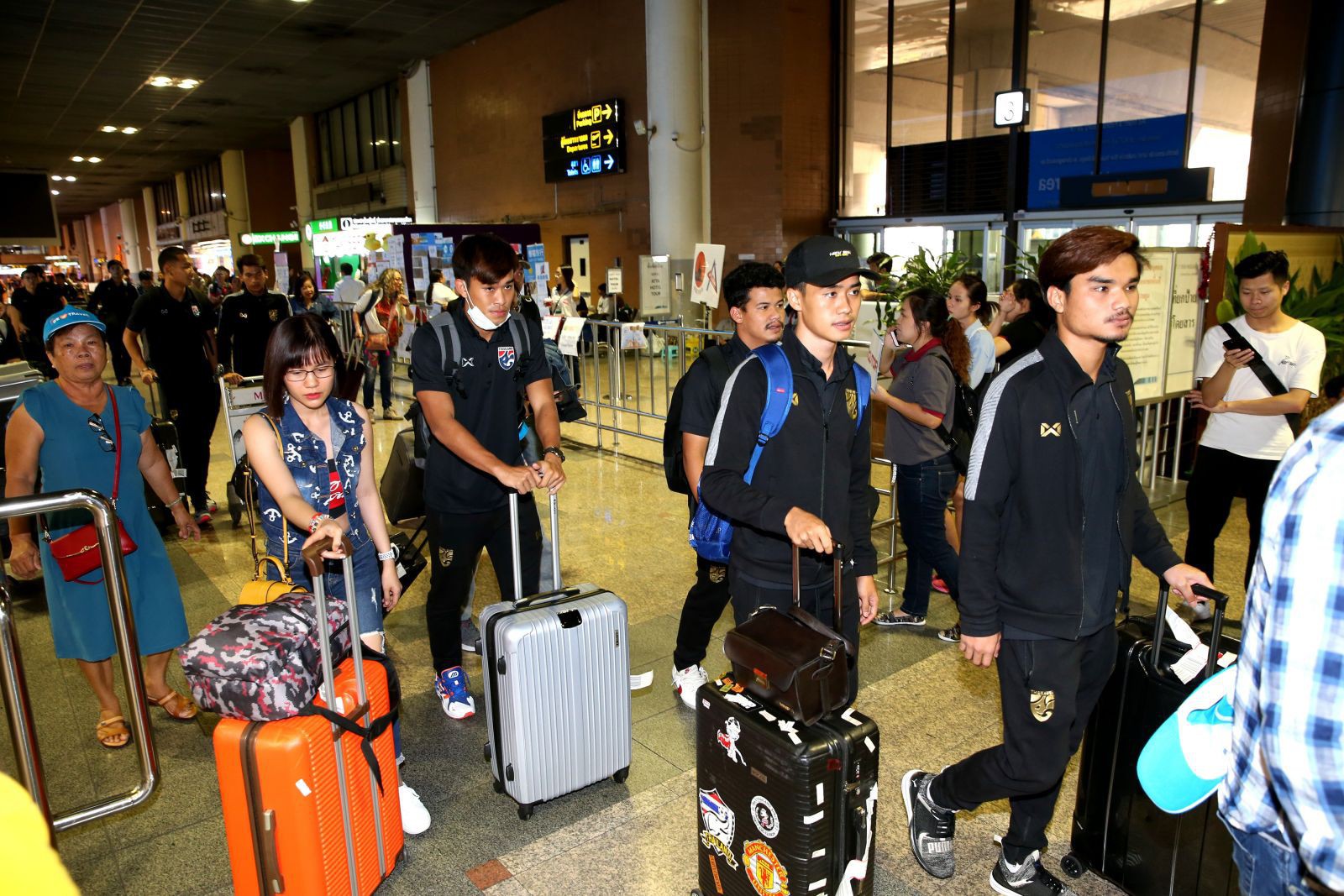 u23 việt nam, sea games - Thảm bại trước Việt Nam, tuyển Thái Lan về nước trong sự cô đơn, ngôi sao sáng nhất cúi đầu xin lỗi vì pha đánh nguội với Đình Trọng - photo u23 việt nam, sea games - photo 1 1553683007385753933884 - Thảm bại trước Việt Nam, tuyển Thái Lan về nước trong sự cô đơn, ngôi sao sáng nhất cúi đầu xin lỗi vì pha đánh nguội với Đình Trọng