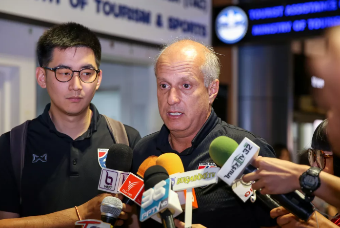 u23 việt nam, sea games - Thảm bại trước Việt Nam, tuyển Thái Lan về nước trong sự cô đơn, ngôi sao sáng nhất cúi đầu xin lỗi vì pha đánh nguội với Đình Trọng - photo u23 việt nam, sea games - photo 5 1553683007393583322808 - Thảm bại trước Việt Nam, tuyển Thái Lan về nước trong sự cô đơn, ngôi sao sáng nhất cúi đầu xin lỗi vì pha đánh nguội với Đình Trọng