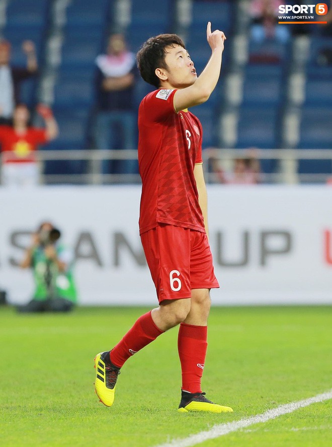 asian cup 2019 - Tuyển Việt Nam dự Asian Cup 2019 được định giá 45 tỷ đồng, sốc với trường hợp Văn Hậu - photo asian cup 2019 - photo 3 15541000775142050233953 - Tuyển Việt Nam dự Asian Cup 2019 được định giá 45 tỷ đồng, sốc với trường hợp Văn Hậu