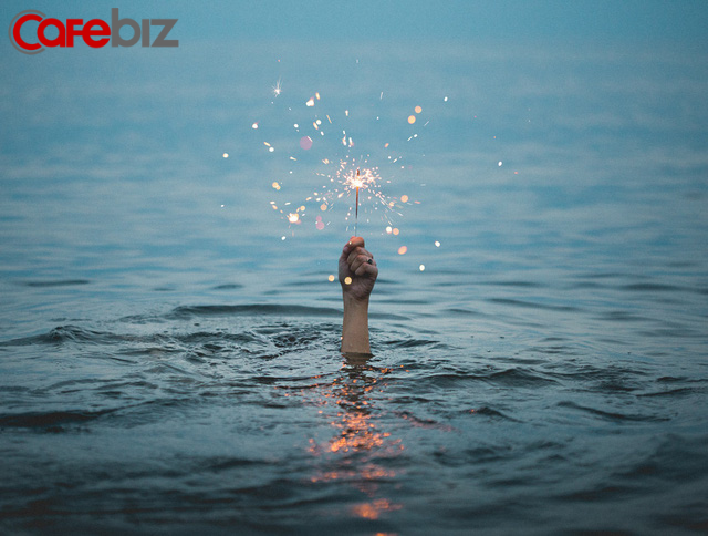 Thức lâu mới biết đêm dài, chuyện ở đời đừng vội phán xét ai - Ảnh 2.