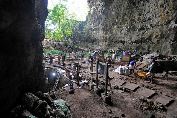 Các nhà khảo cổ vừa phát hiện một giống người lùn tại Philippines, cao chỉ 1,2 mét và biết trèo cây - Ảnh 1.