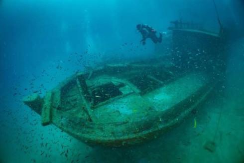 Cận cảnh những xác tàu và máy bay dưới đáy đại dương - Ảnh 12.