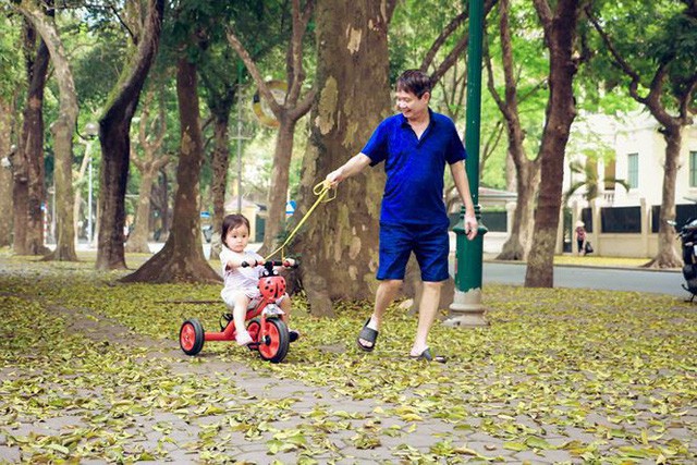 Phố phường Hà Nội đẹp nao lòng mùa lá rụng - Ảnh 2. Phố phường Hà Nội đẹp nao lòng mùa lá rụng - Ảnh 2.