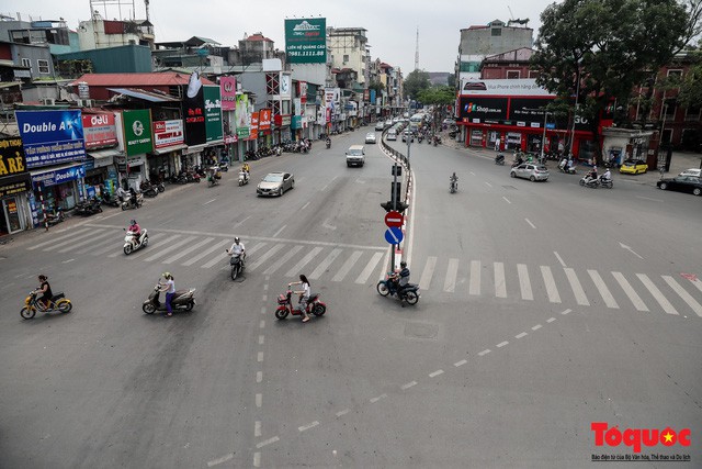  Giao thông Hà Nội giảm nhiệt ngày đầu tiên của kỳ nghỉ lễ Giỗ tổ Hùng Vương  - Ảnh 3.