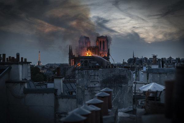 Nước mắt thằng Gù trên tháp chuông nhà thờ Đức Bà: Gần 1000 năm lịch sử, ai sẽ phục dựng lại cho nước Pháp và nhân loại? - Ảnh 3.