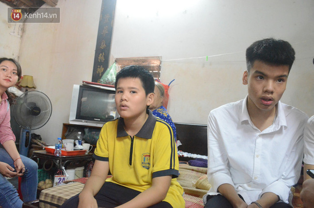  Con trai nữ công nhân môi trường bị xe điên tông tử vong: Mẹ em ngày chạy Grab, tối làm công nhân để lo cho em ăn học...  - Ảnh 5.