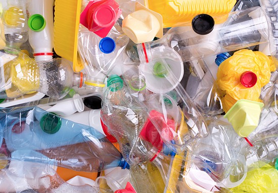 Châu Âu thông qua luật cấm sản phẩm nhựa sử dụng một lần trước năm 2021 - Ảnh 1.