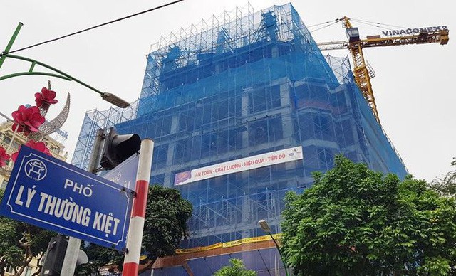  Cận cảnh khu chung cư cải tạo 40 tỷ một căn ở Hà Nội gây choáng  - Ảnh 2.