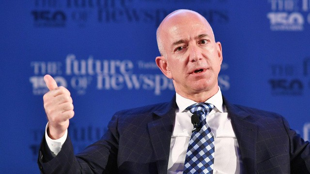  Tỷ phú Jeff Bezos: Người thông minh sẽ đưa ra quyết định hoàn toàn khác biệt so với số đông còn lại  - Ảnh 1.
