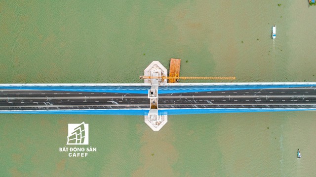 Toàn cảnh cây cầu dây văng dài nhất Vùng Đồng bằng Sông Cửu Long 5.700 tỷ đồng sẽ được thông xe ngày 19/5 - Ảnh 5.