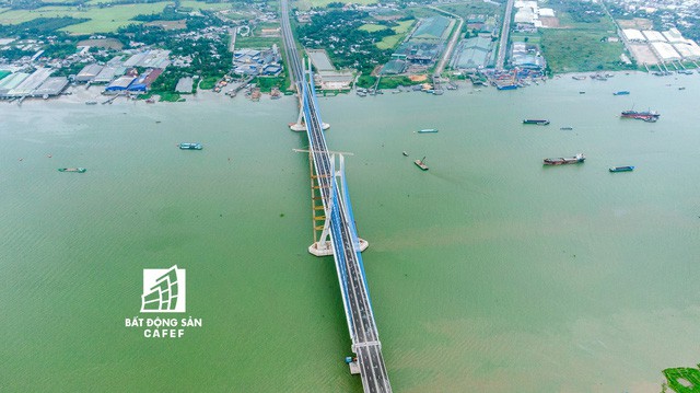 Toàn cảnh cây cầu dây văng dài nhất Vùng Đồng bằng Sông Cửu Long 5.700 tỷ đồng sẽ được thông xe ngày 19/5 - Ảnh 7.