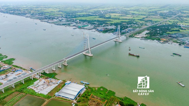 Toàn cảnh cây cầu dây văng dài nhất Vùng Đồng bằng Sông Cửu Long 5.700 tỷ đồng sẽ được thông xe ngày 19/5 - Ảnh 8.