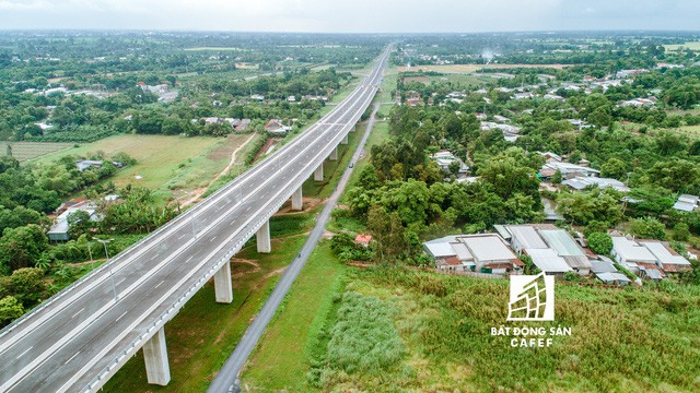 Toàn cảnh cây cầu dây văng dài nhất Vùng Đồng bằng Sông Cửu Long 5.700 tỷ đồng sẽ được thông xe ngày 19/5 - Ảnh 9.