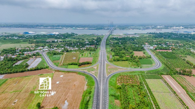 Toàn cảnh cây cầu dây văng dài nhất Vùng Đồng bằng Sông Cửu Long 5.700 tỷ đồng sẽ được thông xe ngày 19/5 - Ảnh 10.