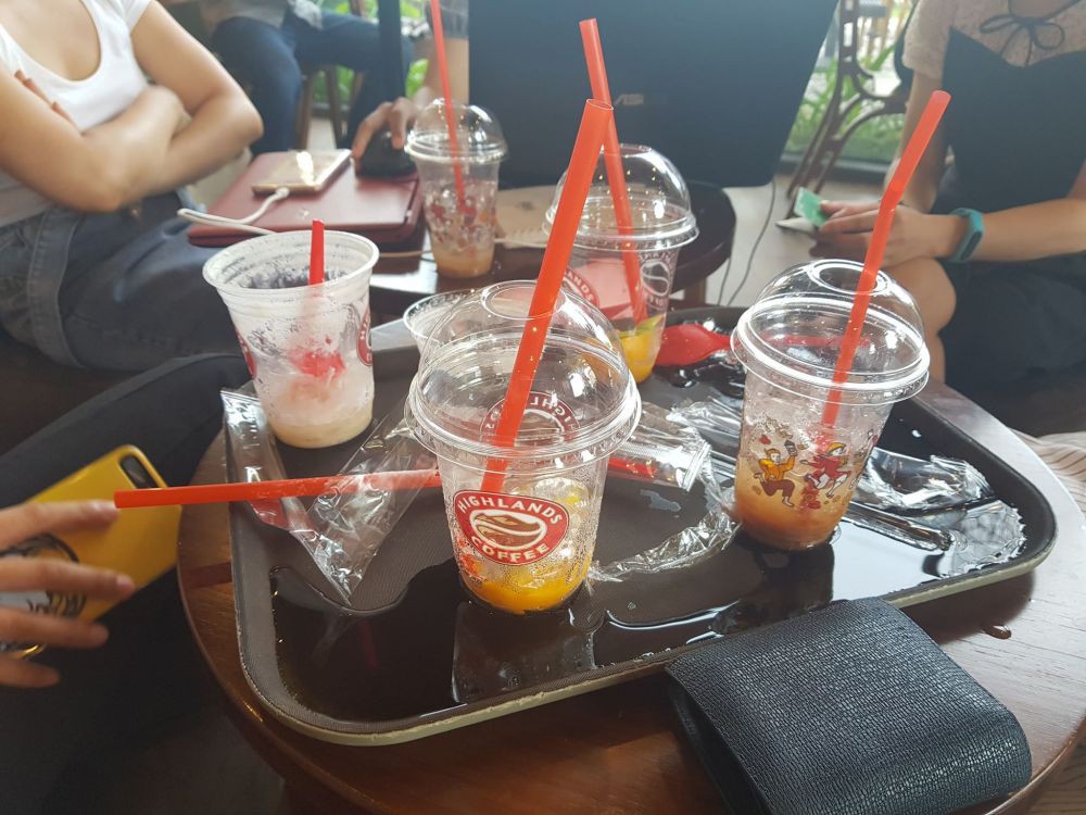 highlands coffee - Gia nhập công cuộc less plastic trễ nhất trong các thương hiệu, Highlands vẫn gây tranh cãi vì giải pháp chưa thực sự thoả đáng! - photo highlands coffee - photo 3 1558581620852427615167 - Gia nhập công cuộc less plastic trễ nhất trong các thương hiệu, Highlands vẫn gây tranh cãi vì giải pháp chưa thực sự thoả đáng!