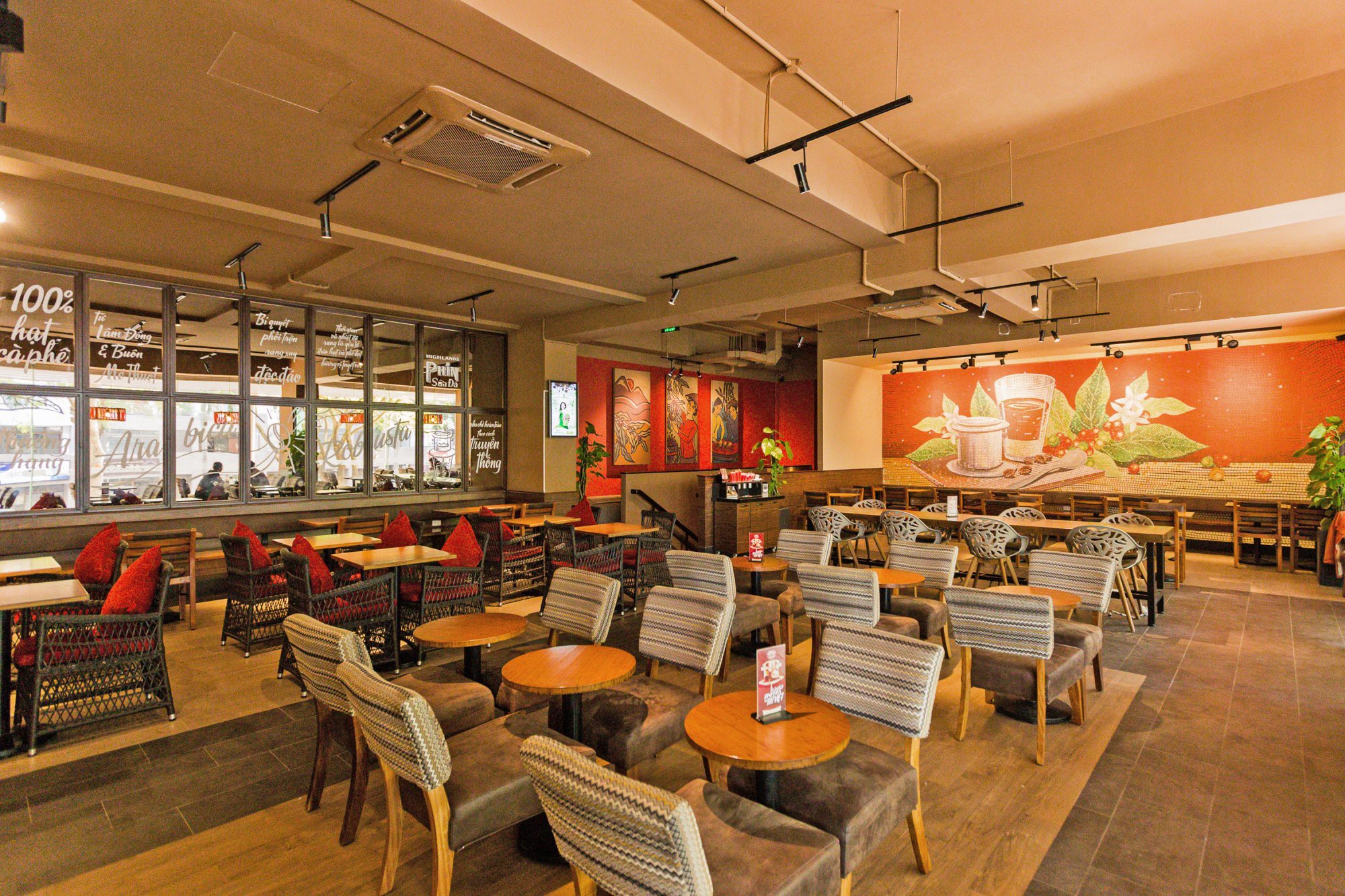 highlands coffee - Gia nhập công cuộc less plastic trễ nhất trong các thương hiệu, Highlands vẫn gây tranh cãi vì giải pháp chưa thực sự thoả đáng! - photo highlands coffee - photo 5 15585816208621441269362 - Gia nhập công cuộc less plastic trễ nhất trong các thương hiệu, Highlands vẫn gây tranh cãi vì giải pháp chưa thực sự thoả đáng!