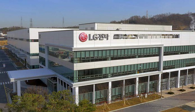 Dây chuyền sản xuất smartphone của Hàn Quốc đang lụi tàn khi LG và Samsung chuyển sang Việt Nam làm điện thoại - Ảnh 1. Dây chuyền sản xuất smartphone của Hàn Quốc đang lụi tàn khi LG và Samsung chuyển sang Việt Nam làm điện thoại - Ảnh 1.