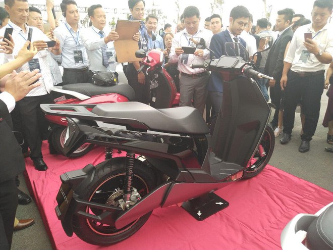 vinfast v9 - Lộ diện VinFast V9 – Xe máy điện nhanh và mạnh nhất sắp bán tại Việt Nam - photo vinfast v9 - photo 1 155737186006243028921 - Lộ diện VinFast V9 – Xe máy điện nhanh và mạnh nhất sắp bán tại Việt Nam