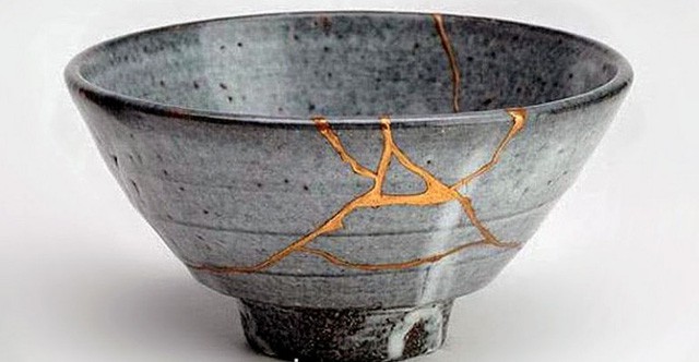  Kintsugi: Nghệ thuật dùng vàng ròng hàn gắn gốm vỡ và triết lý cuộc sống tôn vinh vẻ đẹp từ những rạn nứt tâm hồn của người Nhật  - Ảnh 3.