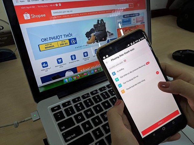 Vì sao người mua hàng online thích tiền trao cháo múc? - Ảnh 2. Vì sao người mua hàng online thích tiền trao cháo múc? - Ảnh 2.