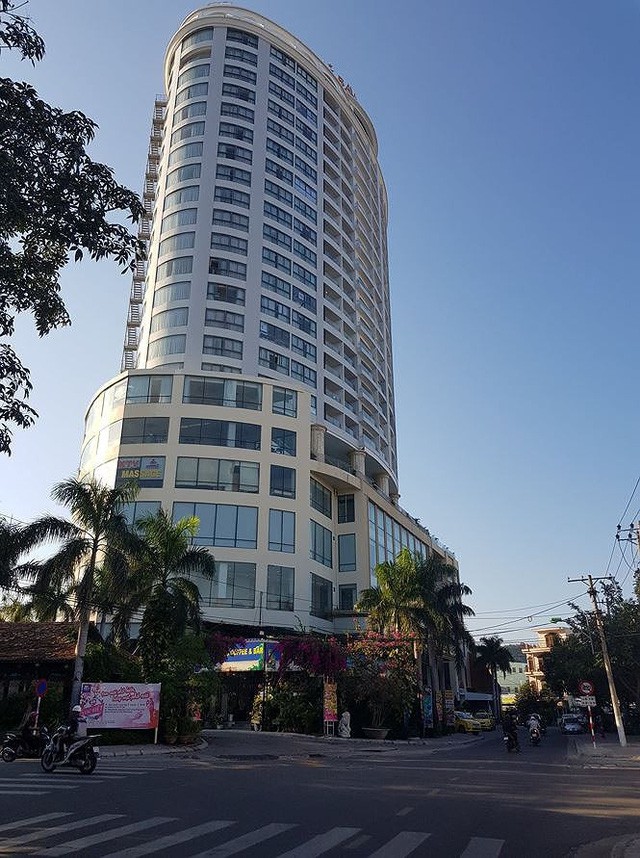  Công an Khánh Hòa buộc khách sạn Bavico Nha Trang dừng kinh doanh  - Ảnh 1.