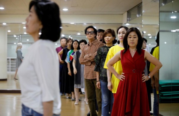 Người già Hàn Quốc tỏa sáng trền sàn diễn thời trang, YouTube - Ảnh 1.