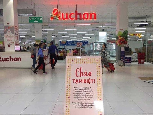  Khó hiểu thương vụ bán 18 siêu thị Auchan Việt Nam  - Ảnh 1.