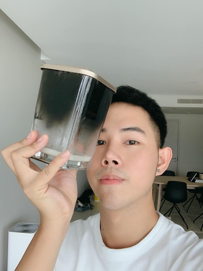 kẻ trộm nhựa - Hàng loạt nghệ sĩ và KOL đình đám cùng khoe “chiến tích trộm nhựa” sau thử thách 1, dân tình hào hứng tham gia thử thách số 2 và số 3 - photo kẻ trộm nhựa - photo 11 1559890716870440903008 - Hàng loạt nghệ sĩ và KOL đình đám cùng khoe “chiến tích trộm nhựa” sau thử thách 1, dân tình hào hứng tham gia thử thách số 2 và số 3