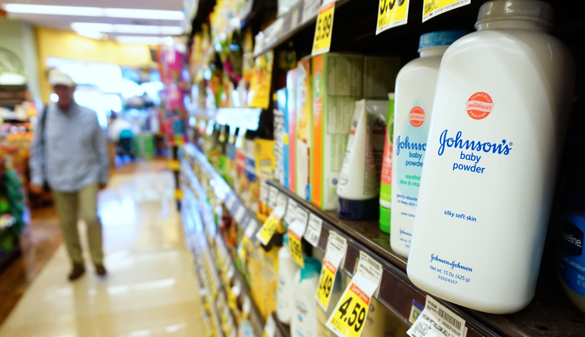 johnson & johnson - Johnson & Johnson: Từ thương hiệu trăm năm, ông tổ của băng gạc vô trùng đến bê bối phấn rôm chứa chất gây ung thư rúng động thế giới - photo johnson & johnson - photo 1 1562990936629916350343 - Johnson & Johnson: Từ thương hiệu trăm năm, ông tổ của băng gạc vô trùng đến bê bối phấn rôm chứa chất gây ung thư rúng động thế giới