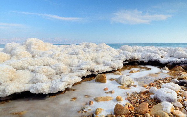  Hiện tượng tuyết muối rơi ngập Biển Chết khiến khoa học đau đầu suốt gần 50 năm cuối cùng đã có lời giải  - Ảnh 1.