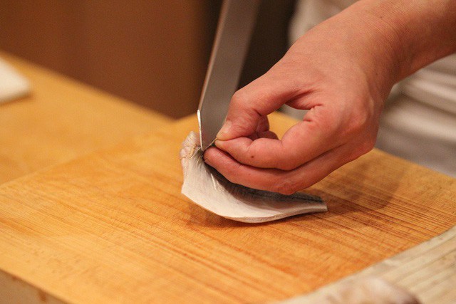  Ăn sushi kiểu omakase tại nhà hàng 3 sao Michelin mà quên những nguyên tắc này, coi như ném 450 USD đi: Đã đến, xin hãy đặt trọn niềm tin nơi đầu bếp!  - Ảnh 4.