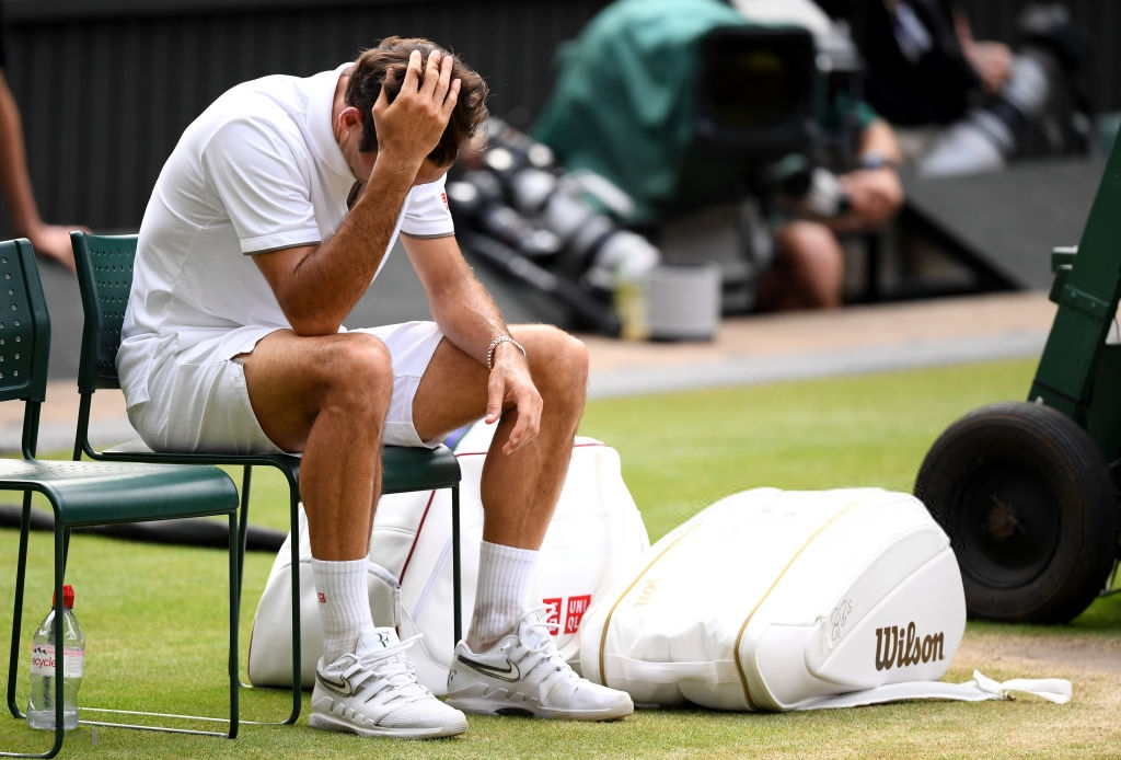 roger federer - Nhói lòng khoảnh khắc huyền thoại Roger Federer lặng người bất động sau trận chung kết Wimbledon lịch sử và hấp dẫn không thể tin nổi - photo roger federer - photo 1 15631543456941655542368 - Nhói lòng khoảnh khắc huyền thoại Roger Federer lặng người bất động sau trận chung kết Wimbledon lịch sử và hấp dẫn không thể tin nổi