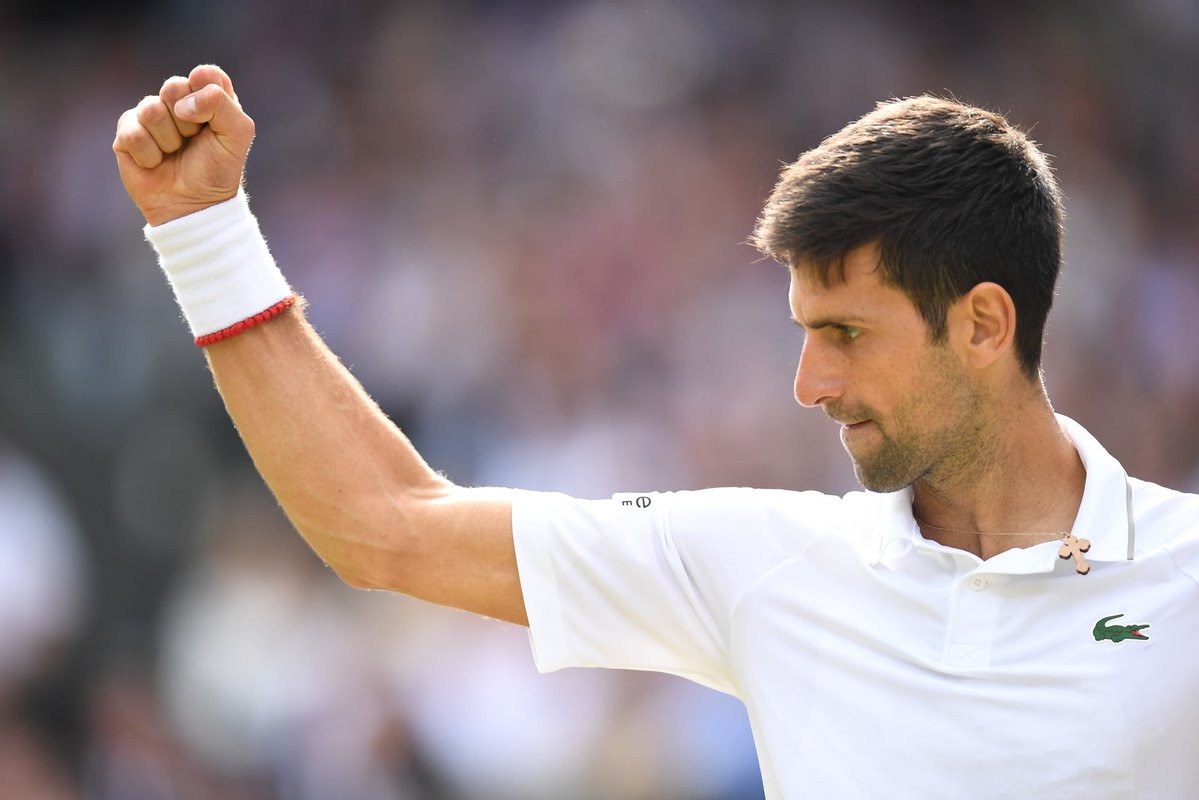 roger federer - Nhói lòng khoảnh khắc huyền thoại Roger Federer lặng người bất động sau trận chung kết Wimbledon lịch sử và hấp dẫn không thể tin nổi - photo roger federer - photo 8 1563154349236332857462 - Nhói lòng khoảnh khắc huyền thoại Roger Federer lặng người bất động sau trận chung kết Wimbledon lịch sử và hấp dẫn không thể tin nổi