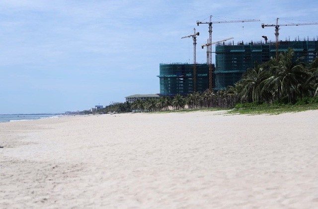  Khu nghỉ dưỡng 5 sao ở Đà Nẵng xây bãi đáp trực thăng khi chưa được phép - Ảnh 1.