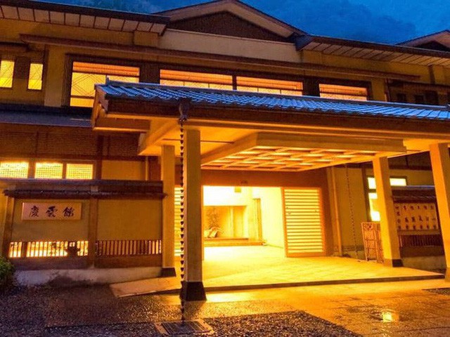  Khách sạn của người Nhật gây sốc cho cả thế giới: Mở cửa đón khách trong suốt 1.314 năm, đặc biệt nhất là những người chủ  - Ảnh 4.