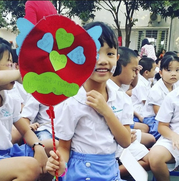 Mẹ cô bé lớp 5 viết thư mong các trường không thả bóng bay: Hy vọng lớn lên, con sẽ không chịu áp lực vì bức thư hôm nay - Ảnh 5. Mẹ cô bé lớp 5 viết thư mong các trường không thả bóng bay: Hy vọng lớn lên, con sẽ không chịu áp lực vì bức thư hôm nay - Ảnh 5.