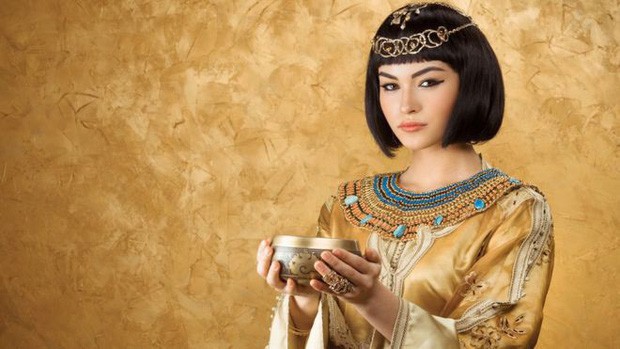  Bí ẩn cuộc đời Nữ hoàng Cleopatra: Vị nữ vương quyến rũ với tài trí thông minh vô thường và độc chiêu quyến rũ đàn ông “bách phát bách trúng” - Ảnh 3.