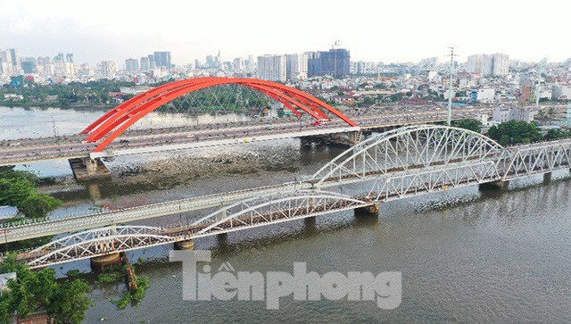  Bay trên cao ngắm cây cầu sắt 117 năm tuổi ở Sài Gòn sắp tháo dỡ  - Ảnh 1.