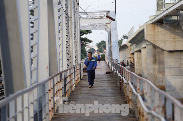  Bay trên cao ngắm cây cầu sắt 117 năm tuổi ở Sài Gòn sắp tháo dỡ  - Ảnh 18.