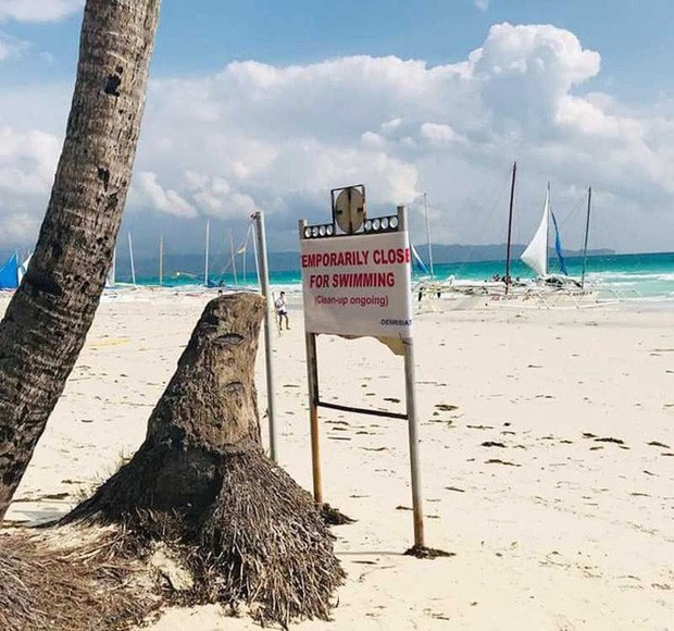 Khách Trung Quốc chôn bỉm trên cát, Philippines đóng cửa bãi biển - Ảnh 1.